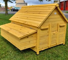 LARGE CHICKEN COOP OPENING